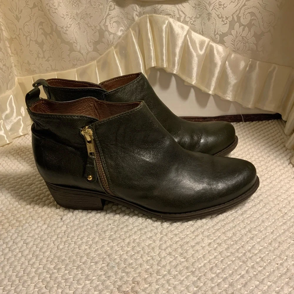 ERIC MICHAEL LEATHER BOOTIES